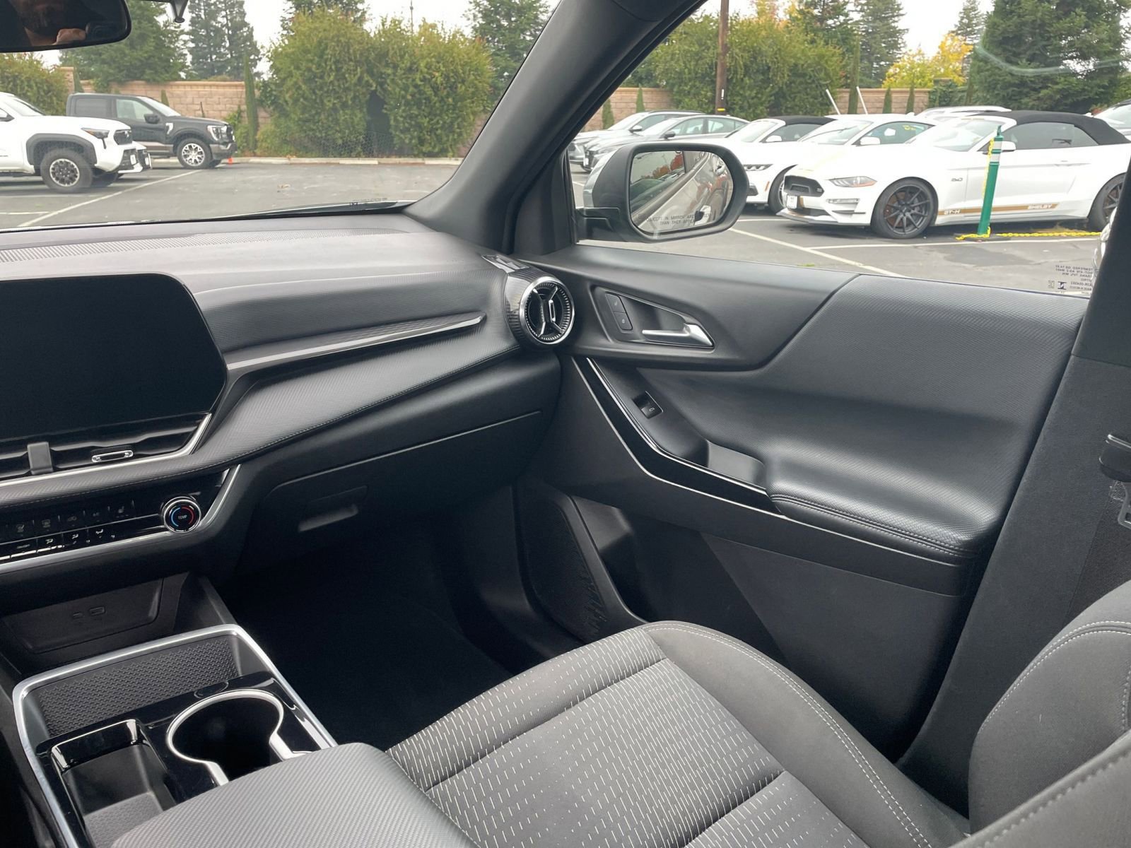 Used 2025 Chevrolet Equinox LT image 29