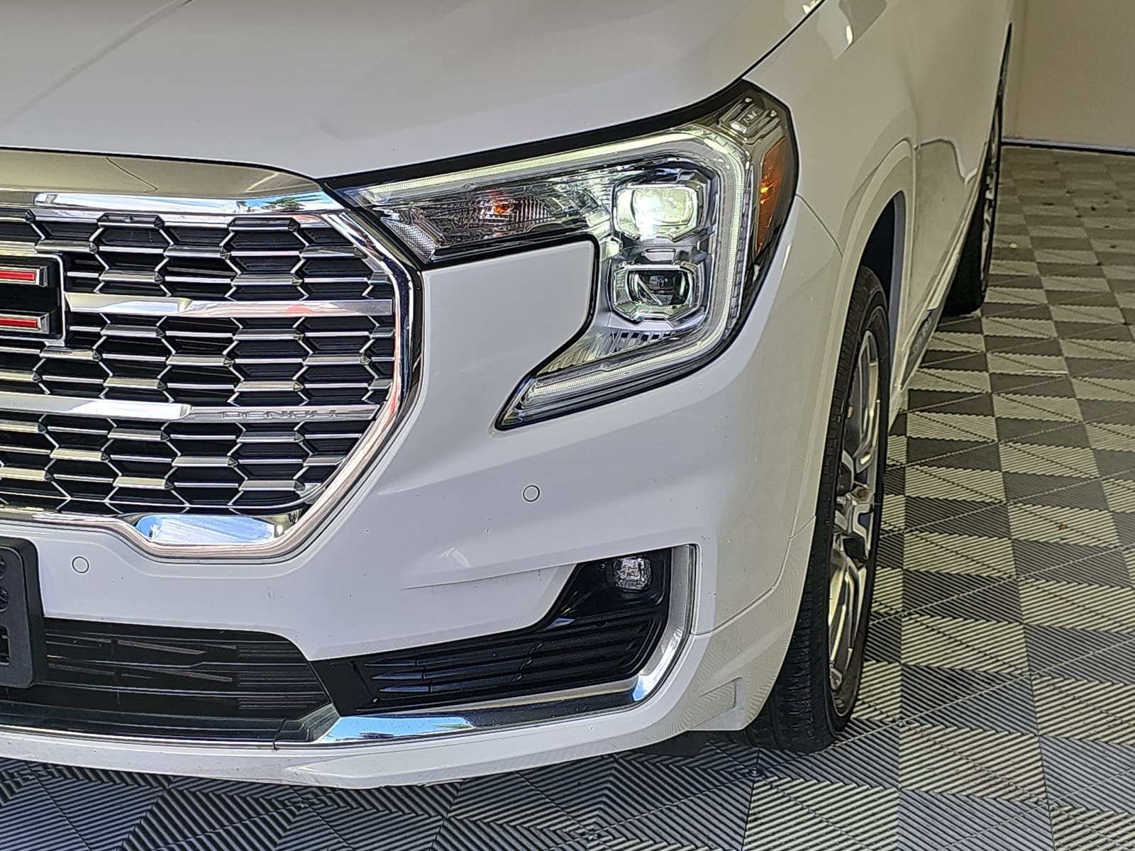 Used 2023 GMC Terrain Denali AWD/4WD image 28