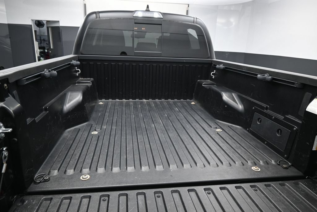 Used 2022 Toyota Tacoma SR5 w/ Technology Package RWD image 29