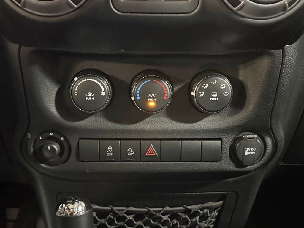 Used 2013 Jeep Wrangler Unlimited Sport AWD/4WD image 10