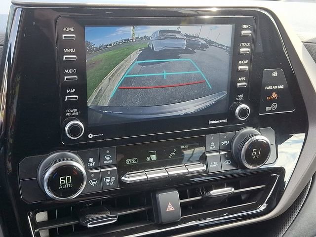 Used 2022 Toyota Highlander L AWD/4WD image 19