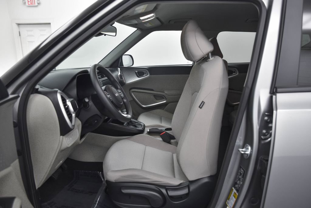 Used 2024 Kia Soul LX image 10