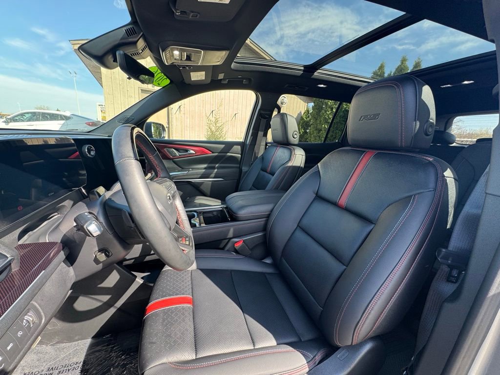 Used 2026 Chevrolet Traverse RS w/ LPO, Floor Liner Package AWD/4WD image 19