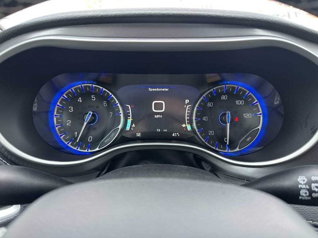 New 2026 Chrysler Pacifica Select AWD/4WD image 71