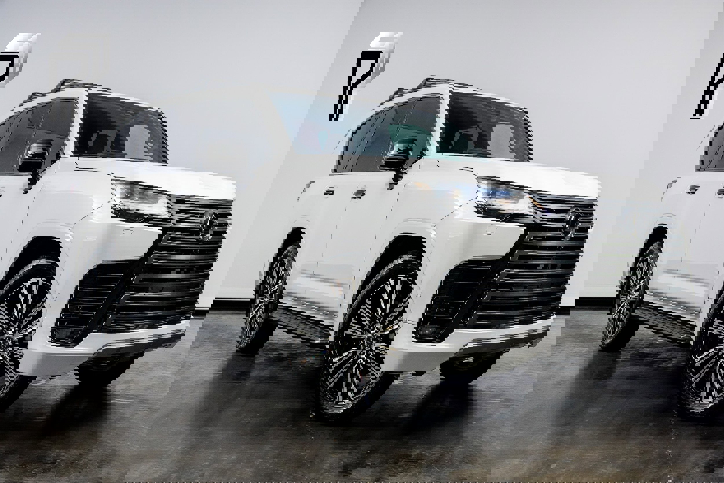 Used 2025 Lexus LX 700h Luxury image 1