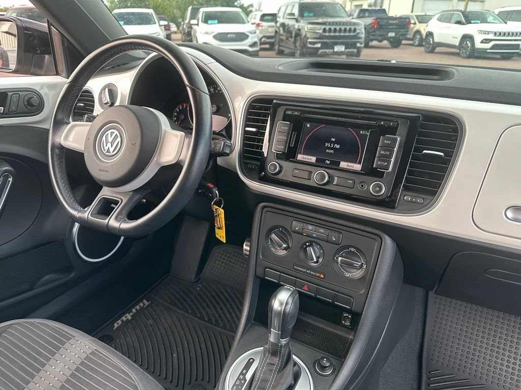 Used 2012 Volkswagen Beetle Launch Edition FWD image 30