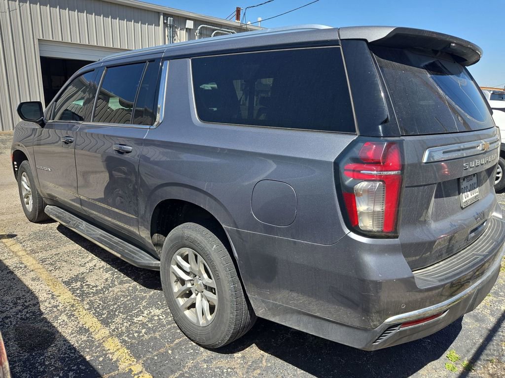 Used 2021 Chevrolet Suburban LS w/ Driver Alert Package image 4
