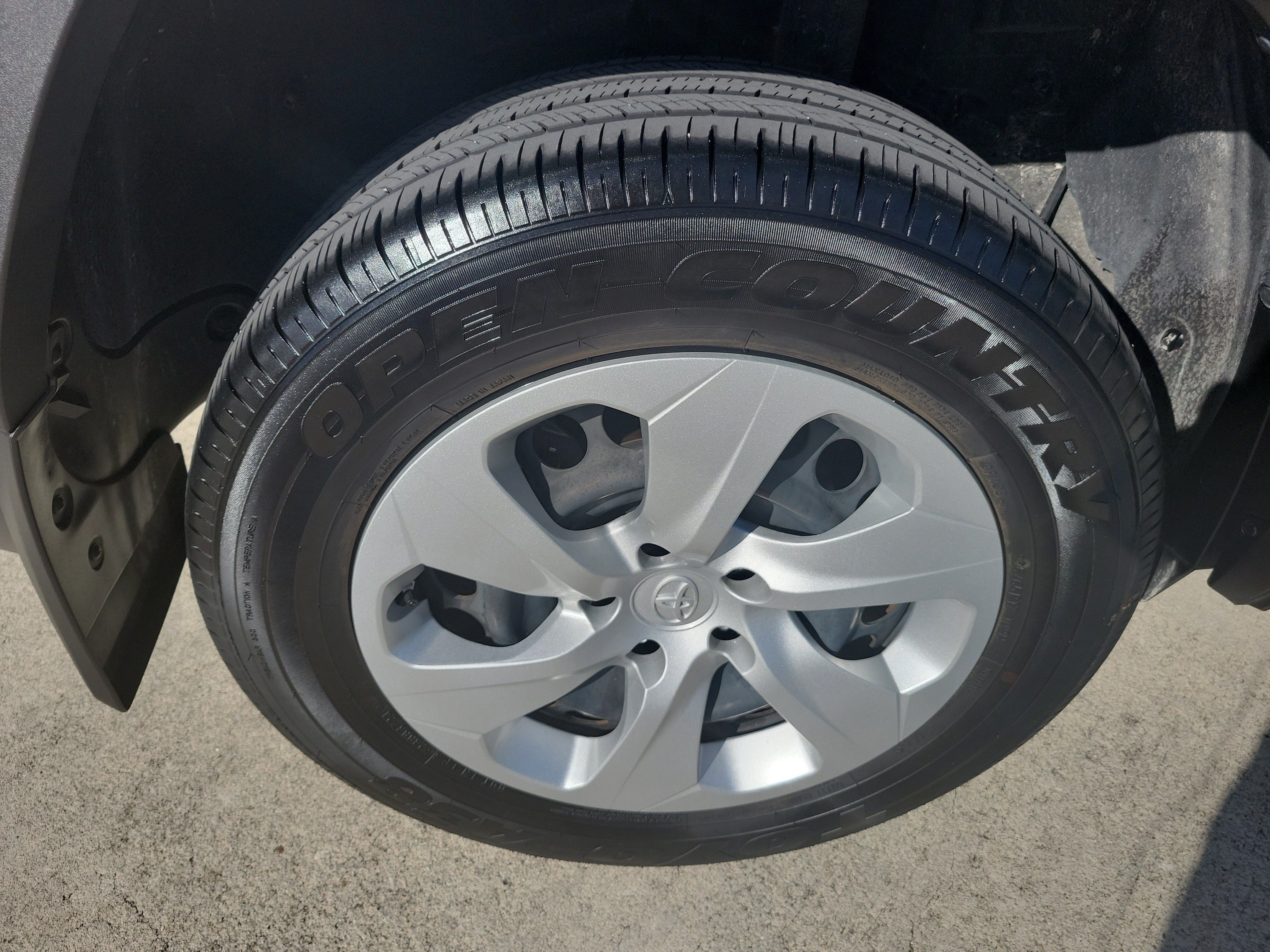 Used 2024 Toyota RAV4 LE FWD image 8