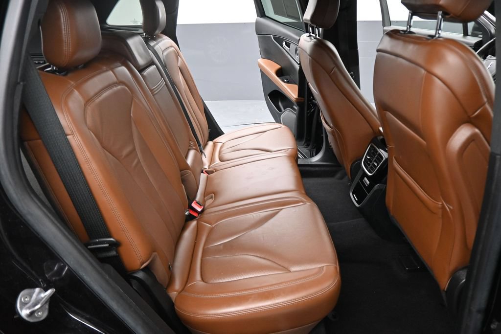 Used 2023 Lincoln Nautilus Reserve w/ Luxury Package FWD image 18