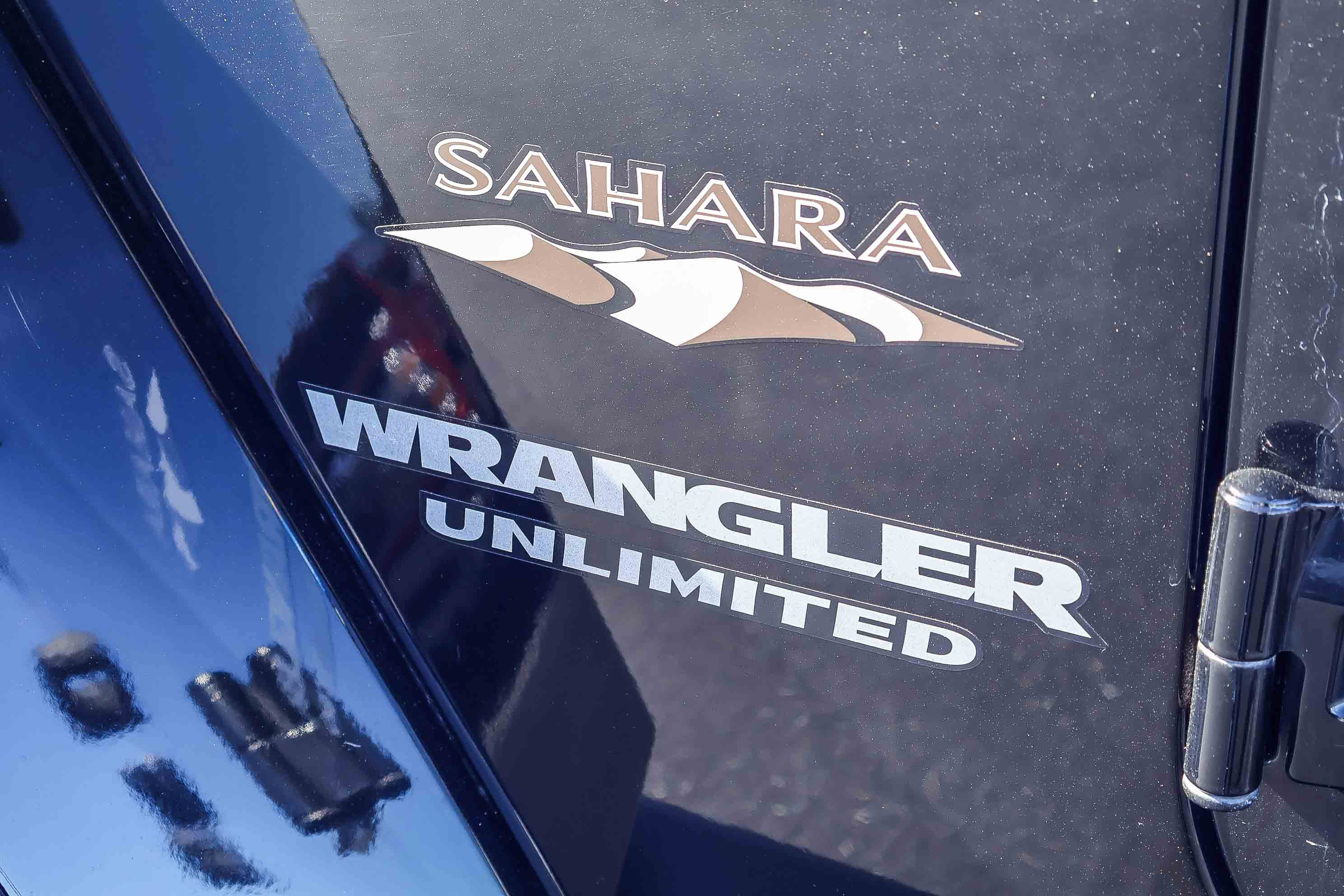 Used 2016 Jeep Wrangler Unlimited Sahara w/ Connectivity Group image 23