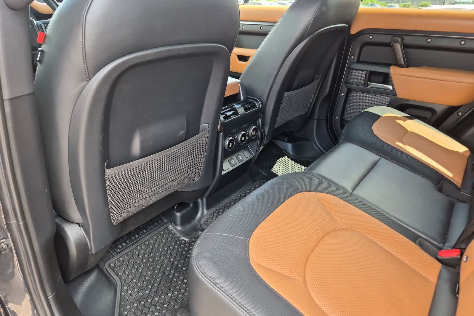 Certified 2023 Land Rover Defender 110 X-Dynamic SE AWD/4WD image 18