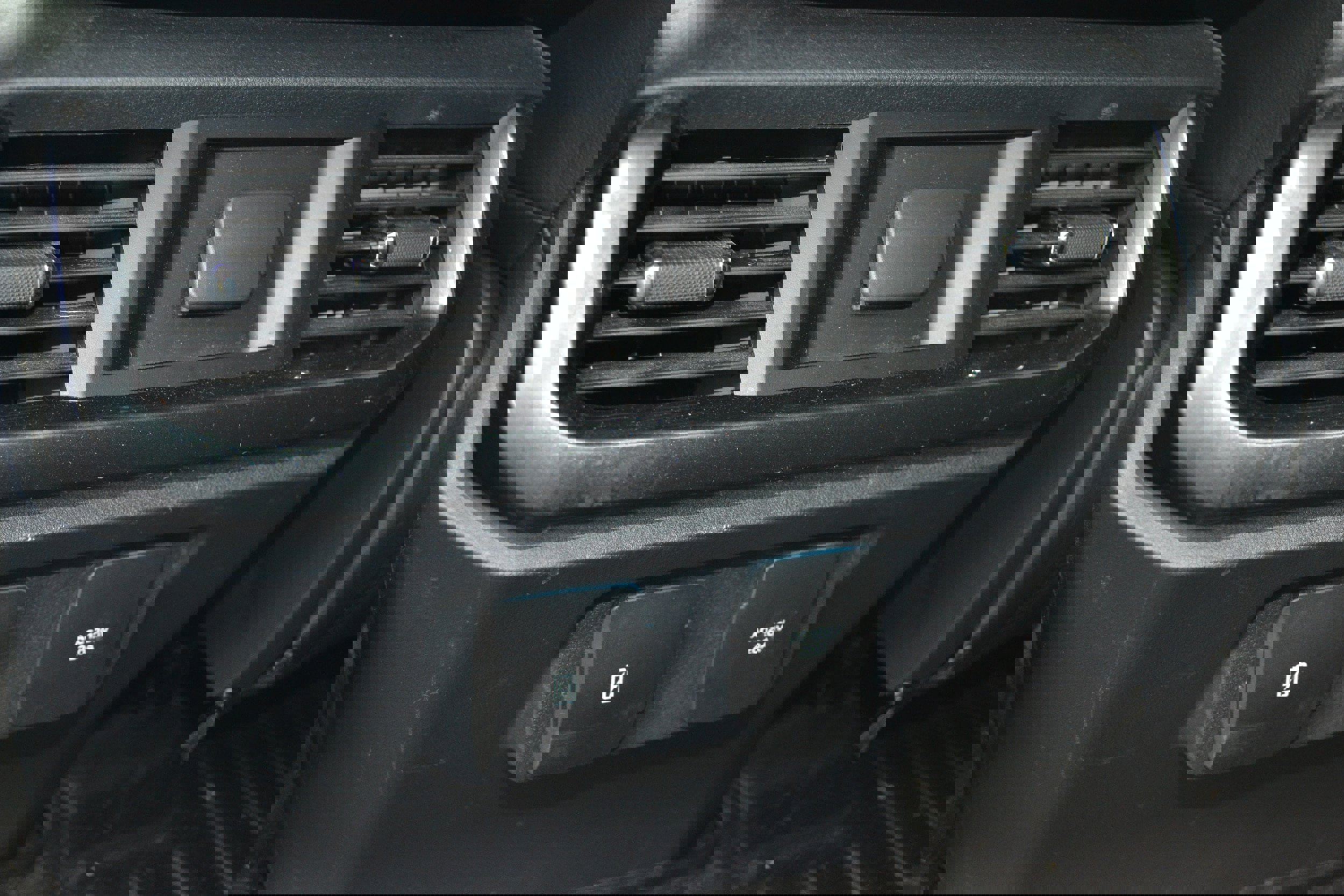 Used 2022 Ford F150 XLT w/ XLT Black Appearance Package AWD/4WD image 6