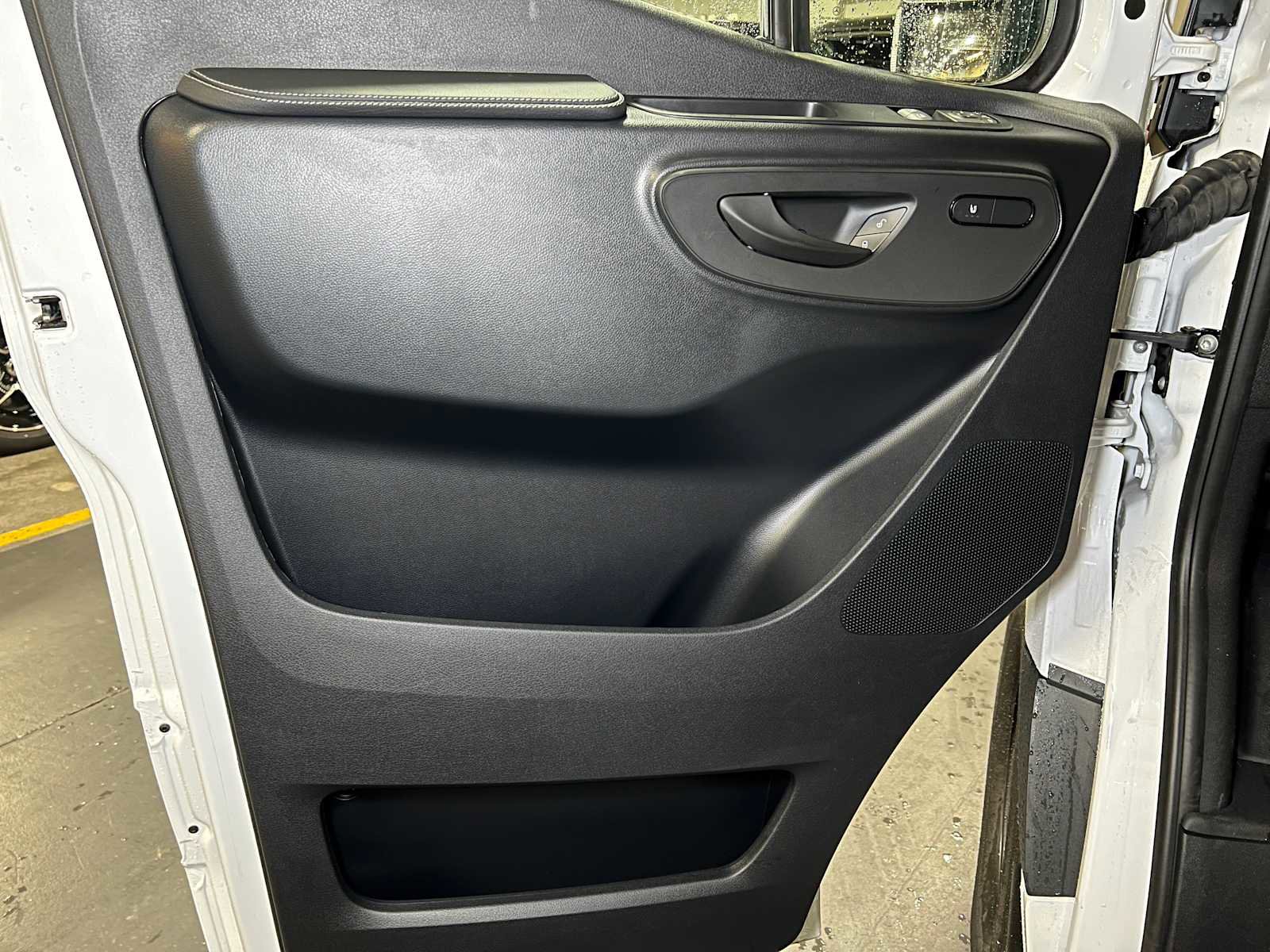 Used 2024 Mercedes-Benz Sprinter 2500 image 18