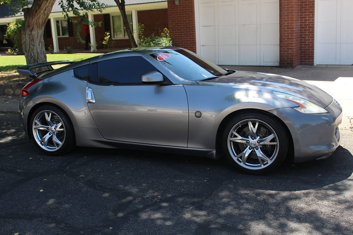 Used 2010 Nissan 370Z Touring w/ Sport Pkg RWD image 34