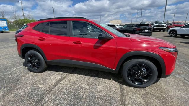 New 2026 Chevrolet Trax LT w/ Driver Confidence Package FWD image 3