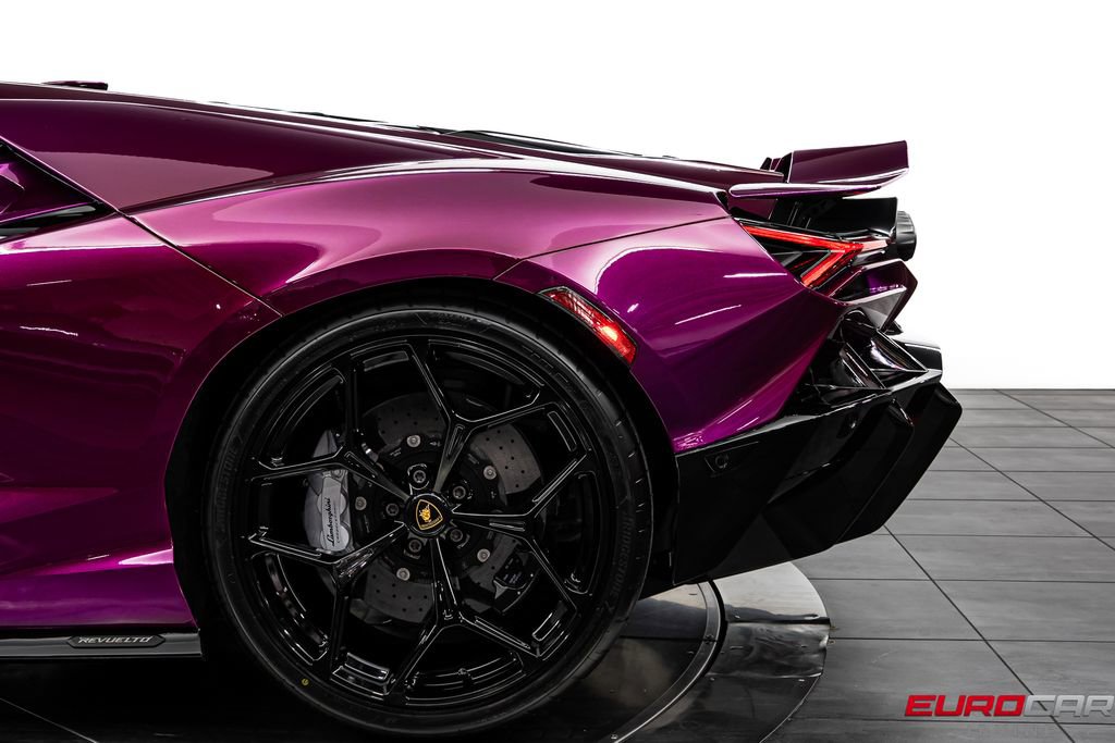 Used 2025 Lamborghini Revuelto AWD/4WD image 18