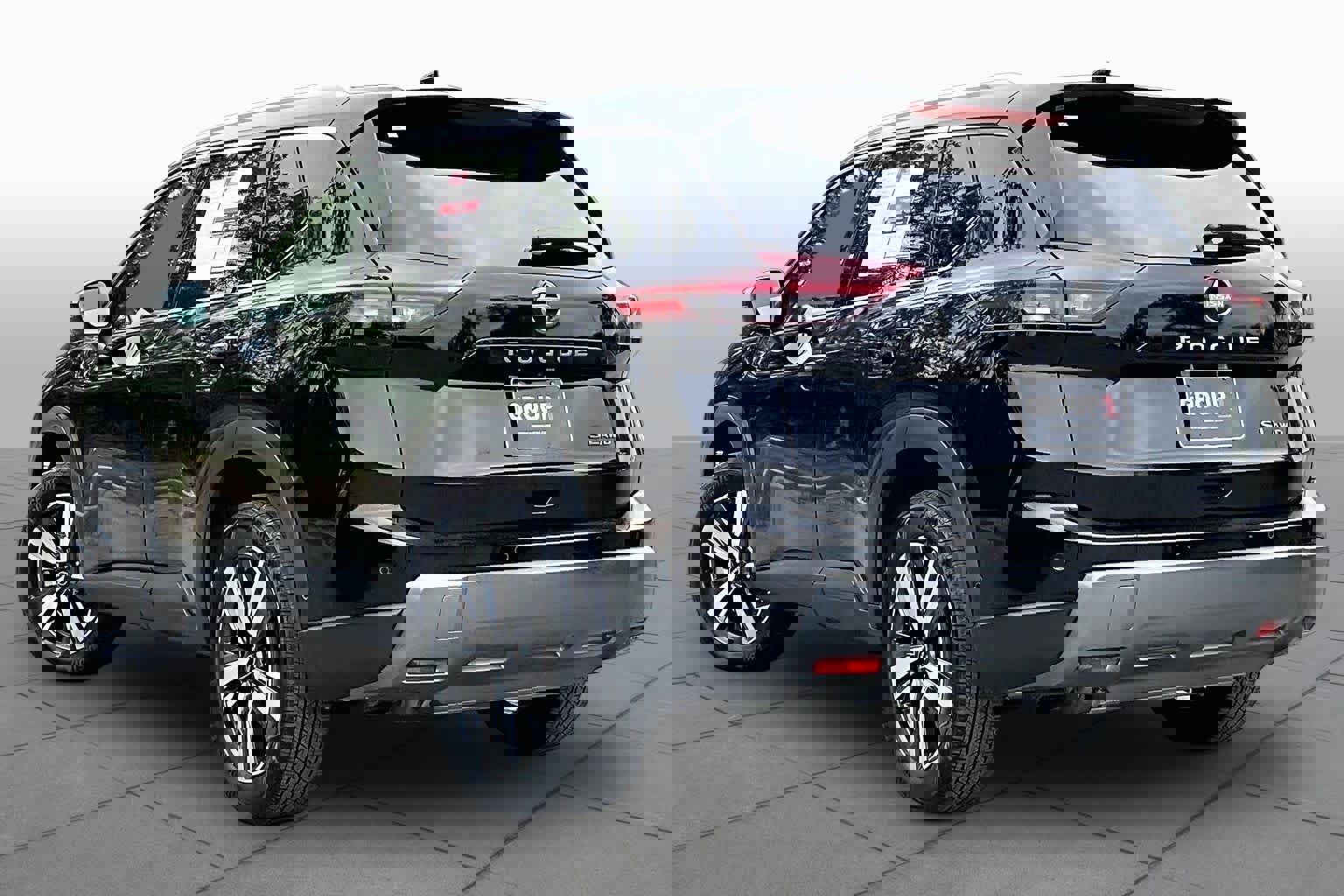 Used 2026 Nissan Rogue SL AWD/4WD image 12