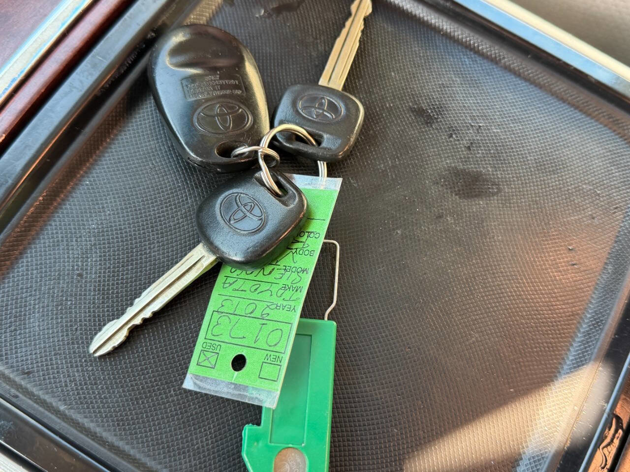 Used 2013 Toyota Sienna XLE image 49