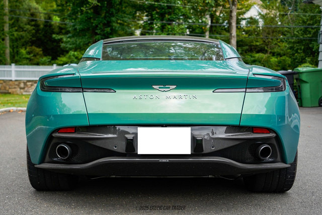 Used 2025 Aston Martin DB12 Coupe RWD image 7
