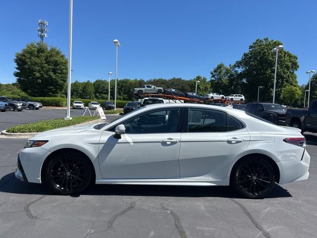 Used 2024 Toyota Camry XSE FWD image 9