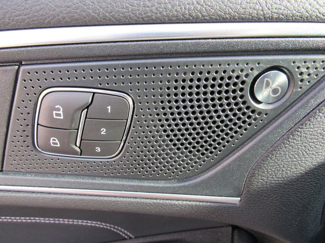 Used 2024 Ford Edge Titanium w/ Equipment Group 301A AWD/4WD image 9