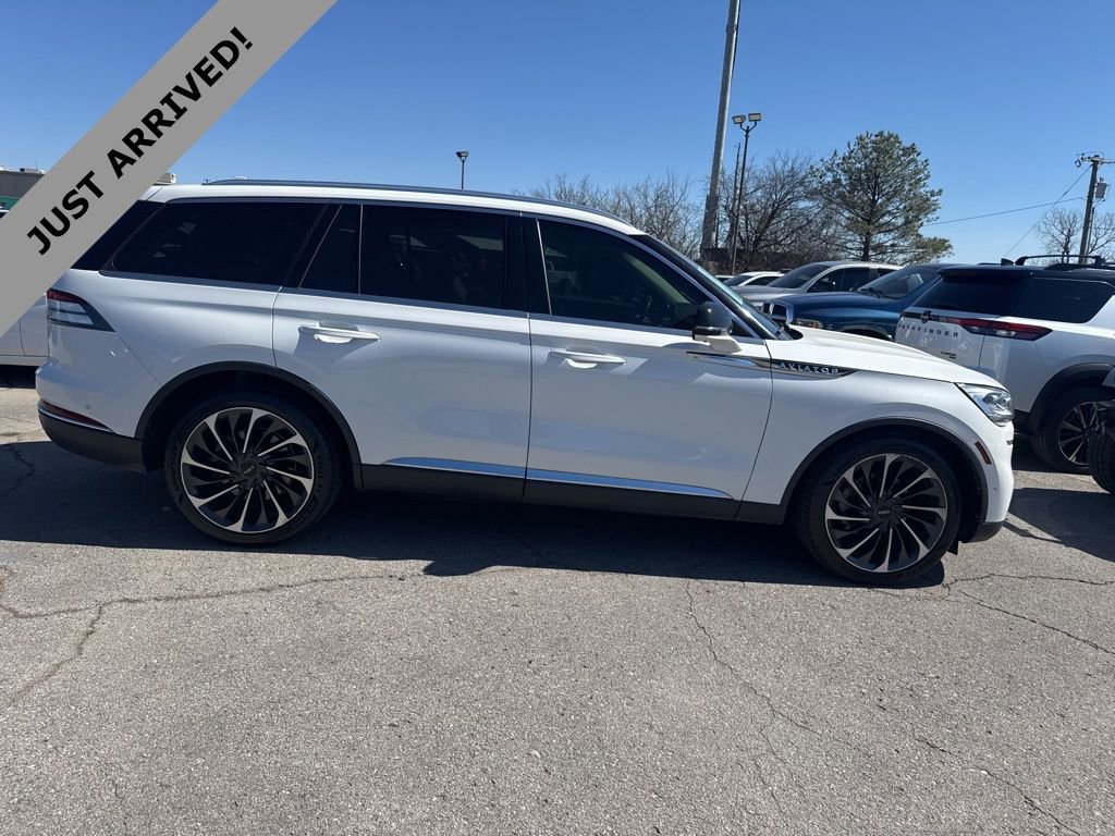 Used 2020 Lincoln Aviator Reserve w/ Equipment Group 202A image 4