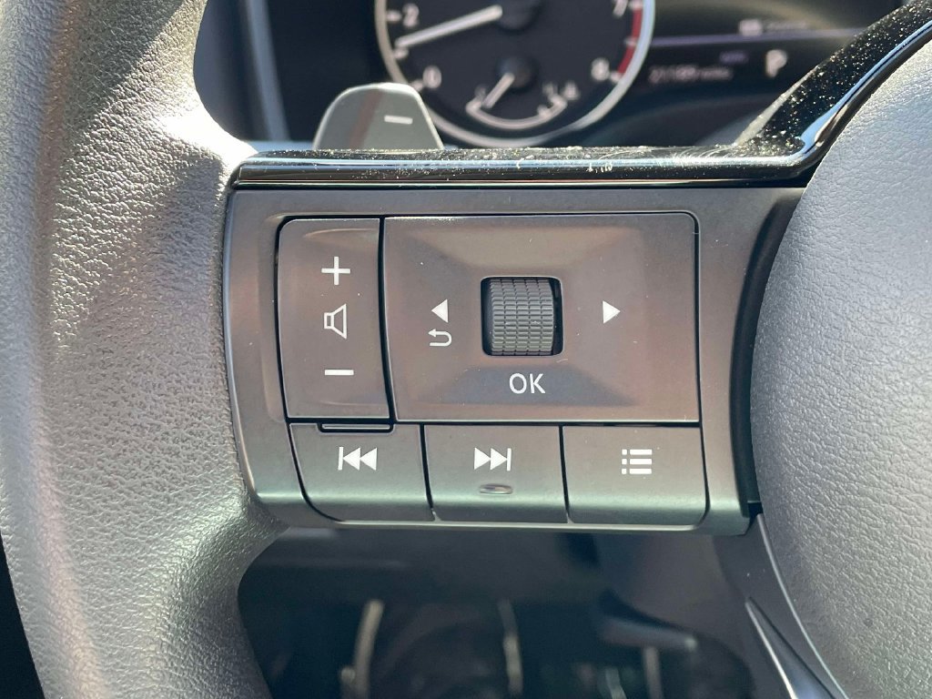 Used 2023 Nissan Rogue SV AWD/4WD image 29