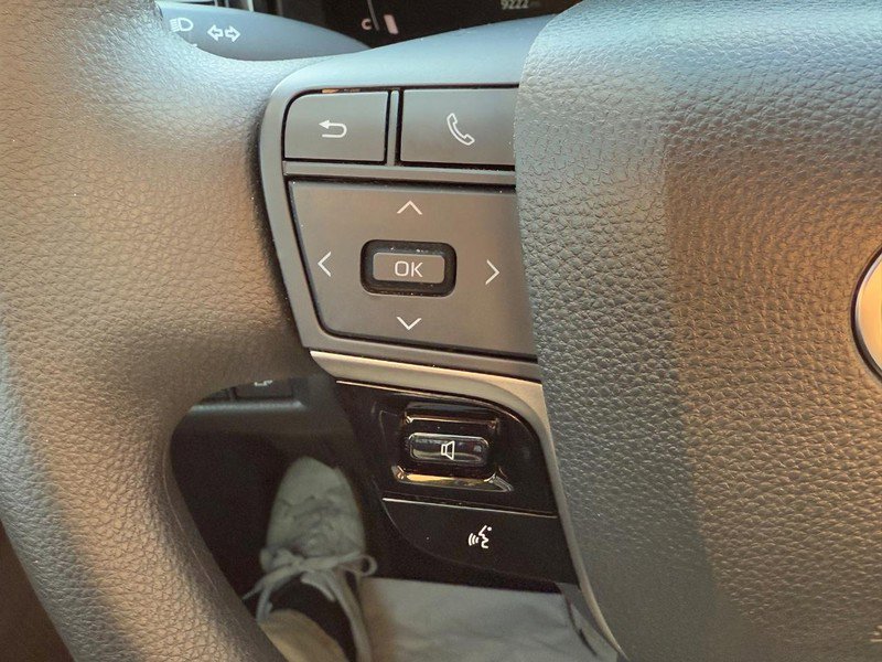 Used 2025 Toyota Camry LE image 17