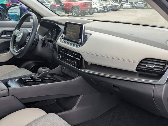 Used 2021 Nissan Rogue SV FWD image 31