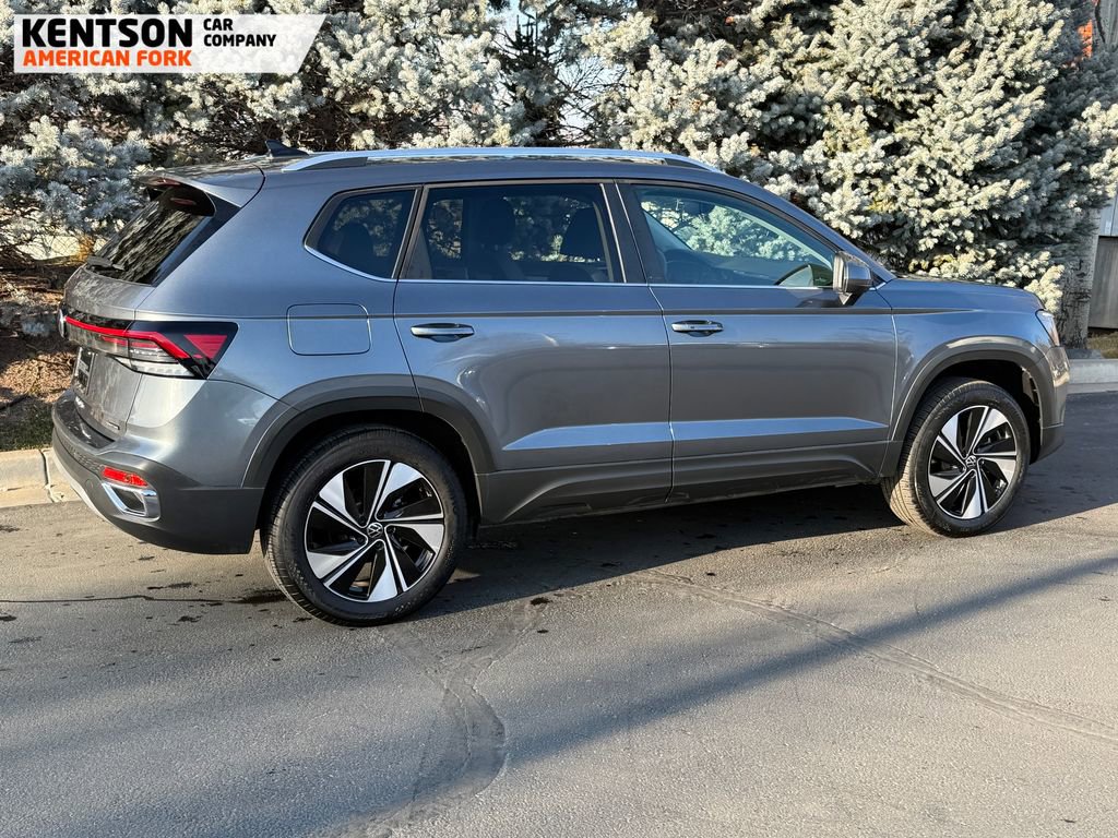 Used 2025 Volkswagen Taos SE image 10