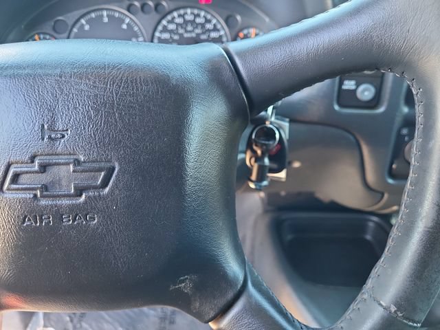 Used 2001 Chevrolet Blazer LS w/ Preferred Equipment Group AWD/4WD image 27