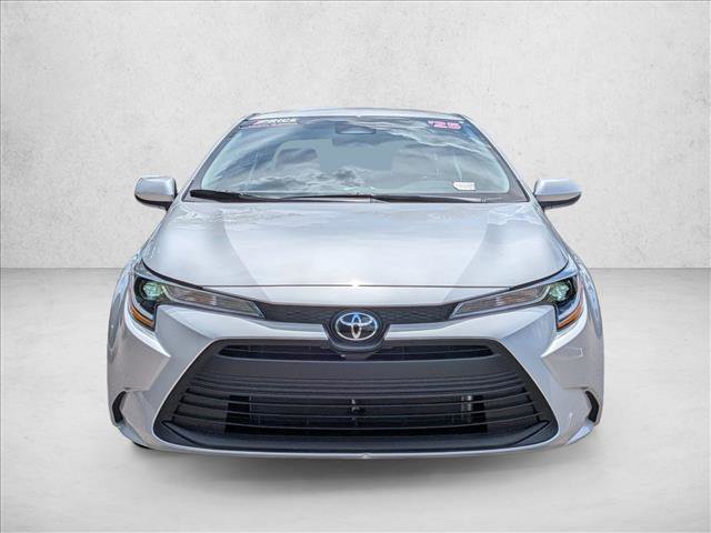 Used 2025 Toyota Corolla LE FWD image 2