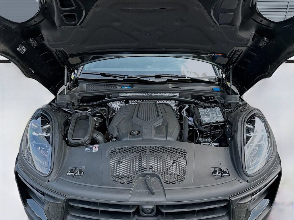 Certified 2026 Porsche Macan AWD/4WD image 29