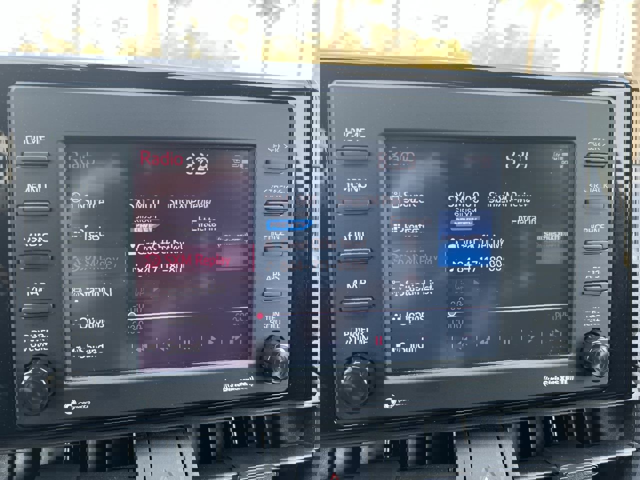 Used 2022 Toyota RAV4 XLE w/ Carpet Mat Package (TMS) image 23