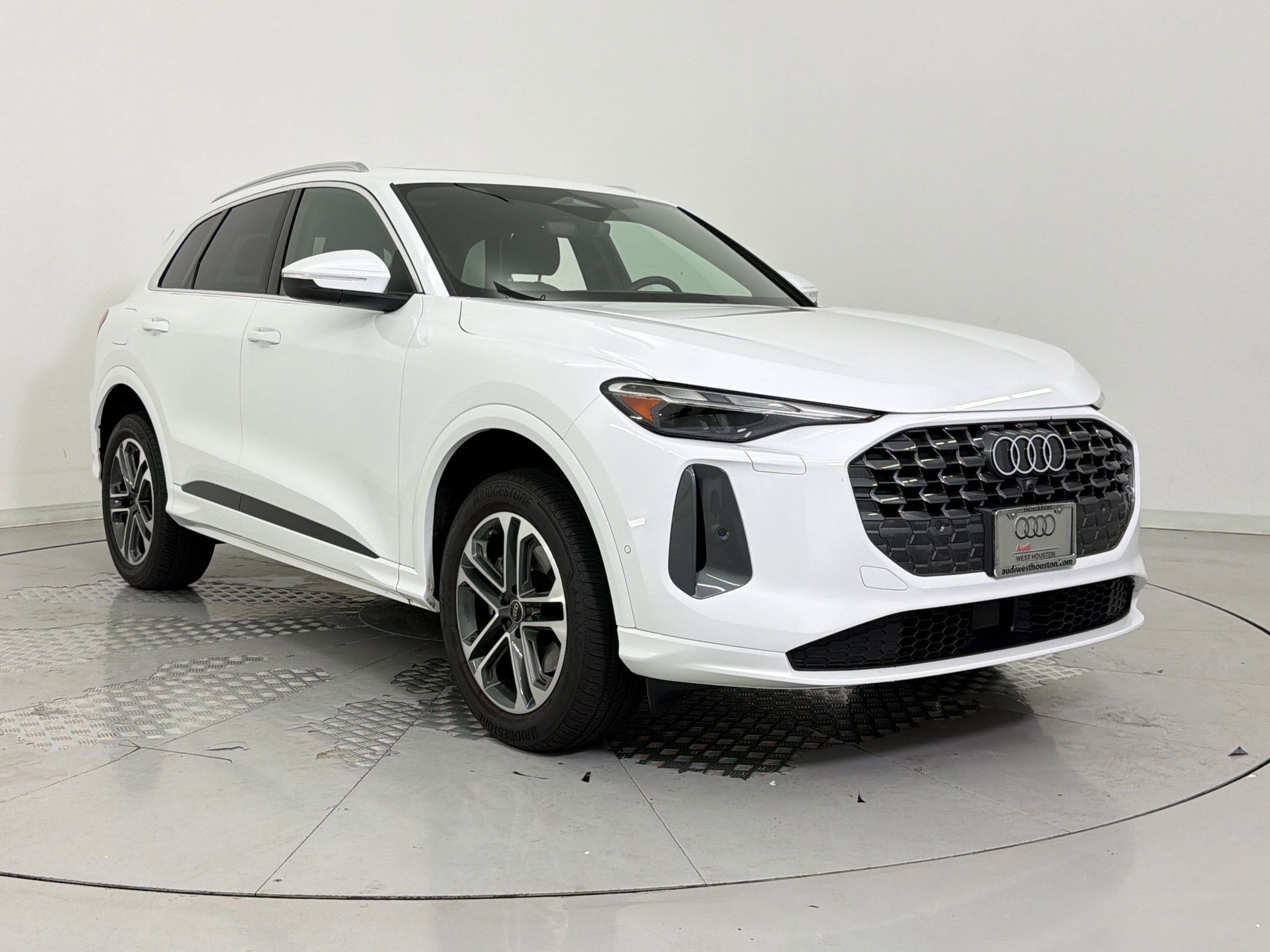 Certified 2025 Audi Q5 Premium w/ Convenience Package image 7