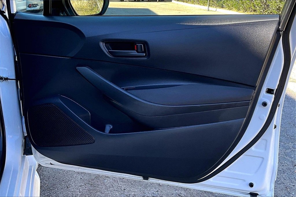 Used 2024 Toyota Corolla LE image 28