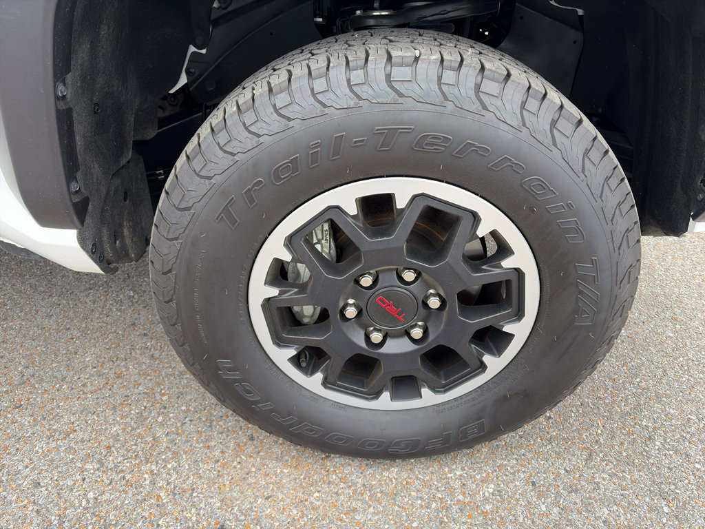 Used 2025 Toyota Tacoma TRD Off-Road image 27