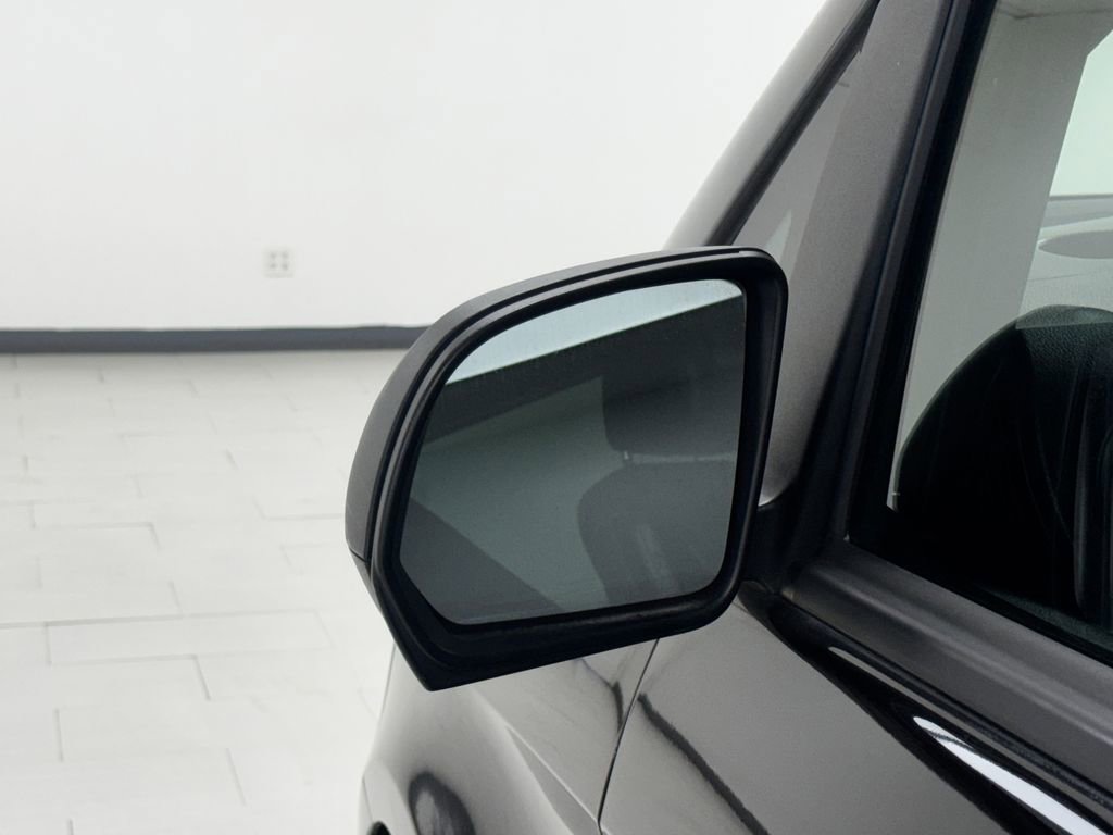 Used 2018 Mercedes-Benz Metris Passenger image 38