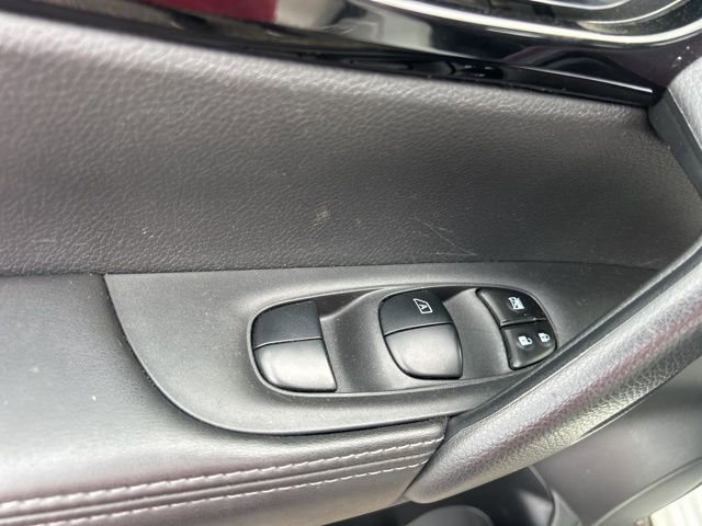 Used 2022 Nissan Rogue Sport SV image 13