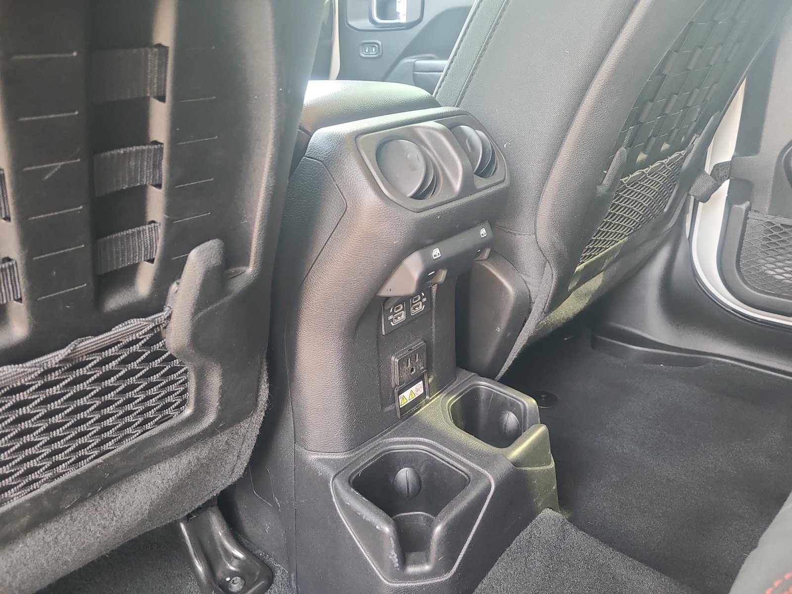 Used 2022 Jeep Wrangler Unlimited Rubicon w/ LED Lighting Group AWD/4WD image 31