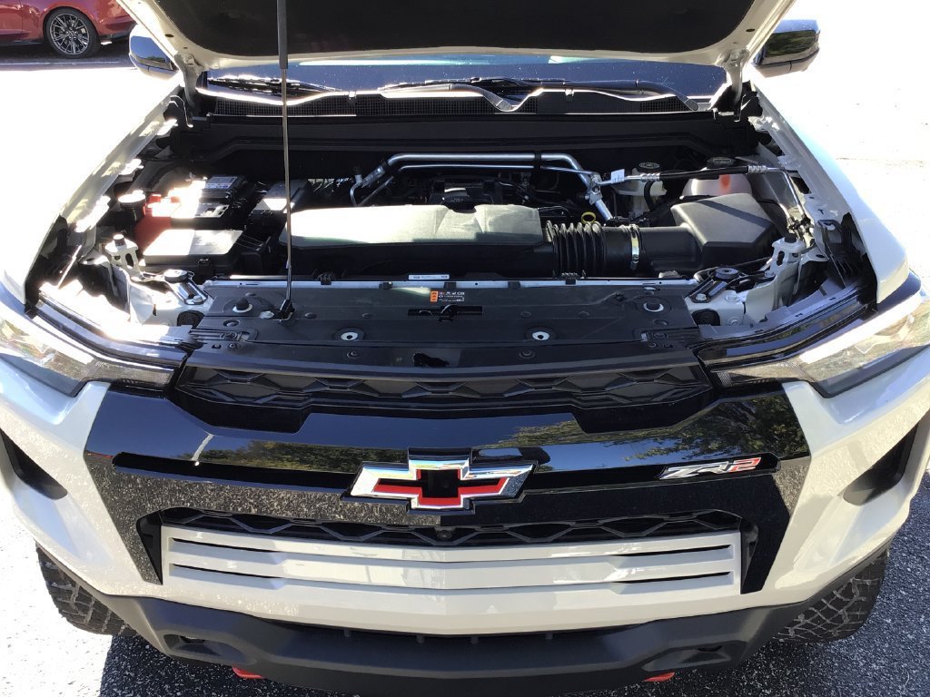 New 2026 Chevrolet Colorado ZR2 w/ Technology Package AWD/4WD image 40