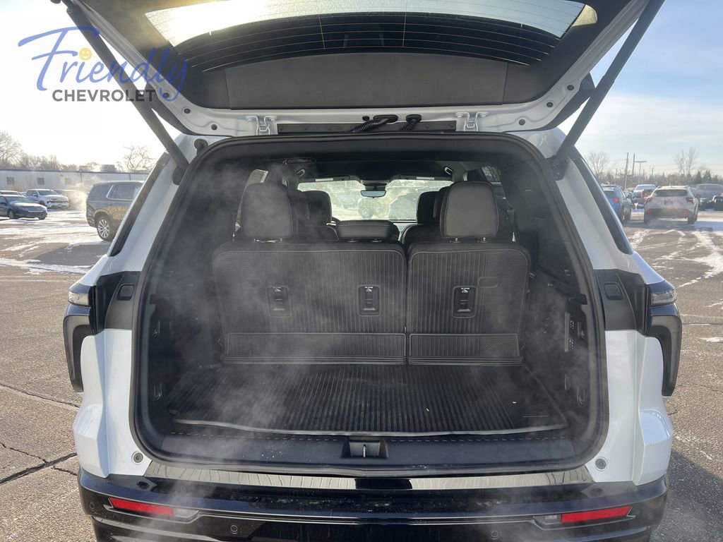 New 2026 Chevrolet Traverse High Country w/ LPO, Floor Liner Package AWD/4WD image 11
