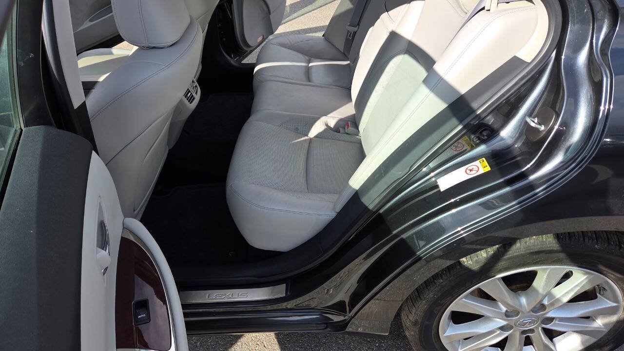 Used 2011 Lexus ES 350 w/ Preferred Accessory Package FWD image 29