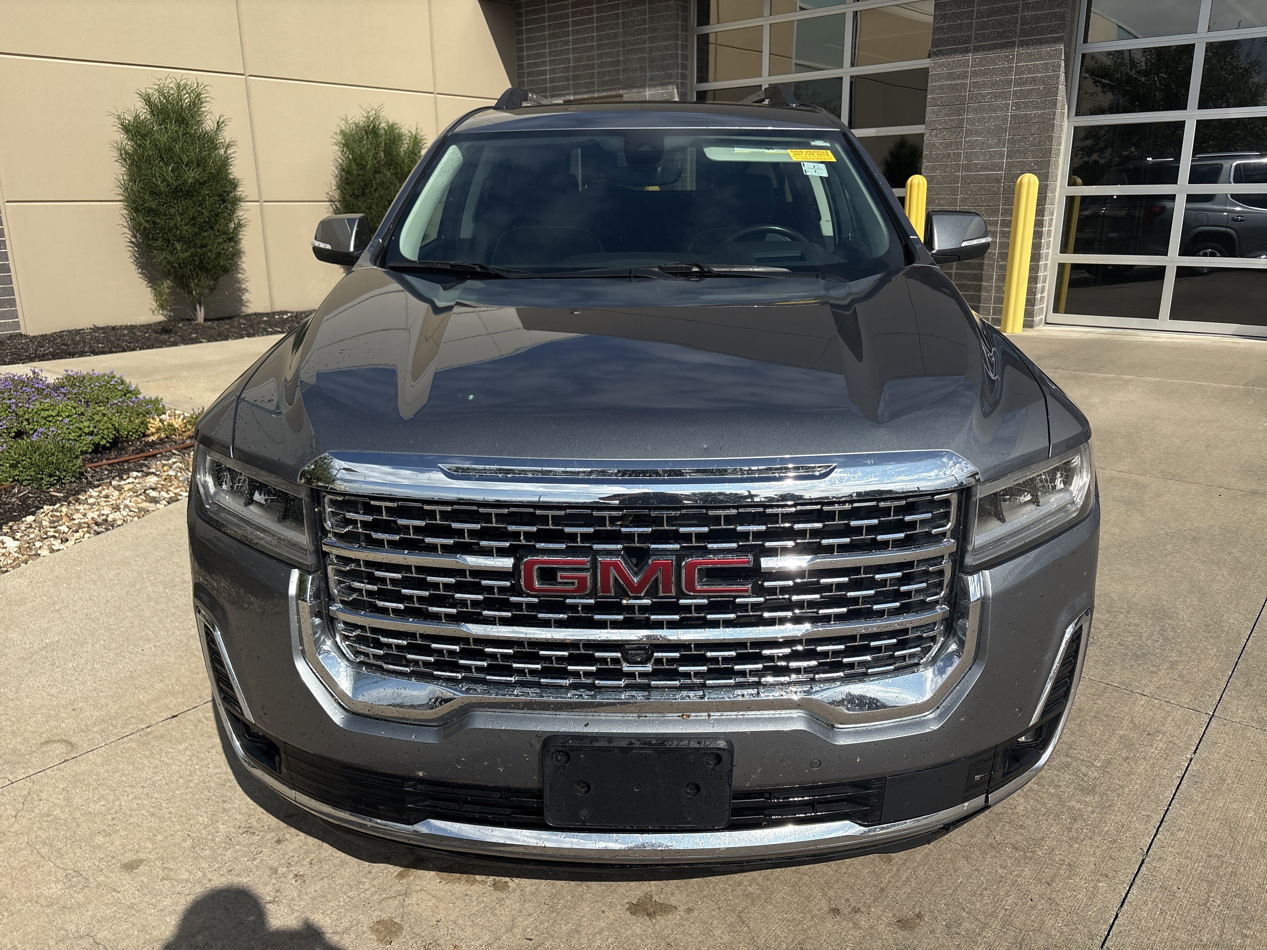 Used 2021 GMC Acadia Denali w/ Denali Technology Package image 3