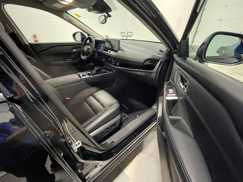 Used 2026 Nissan Rogue SL AWD/4WD image 25