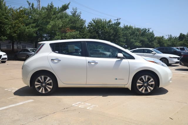 Used 2015 Nissan Leaf SL w/ Premium Package FWD image 5