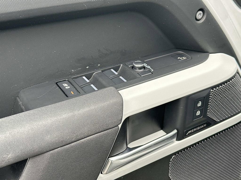 Used 2023 Land Rover Defender 110 S image 18