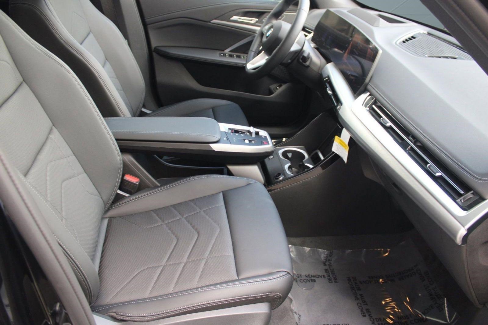 Used 2026 BMW X1 xDrive28i w/ Technology Package AWD/4WD image 34