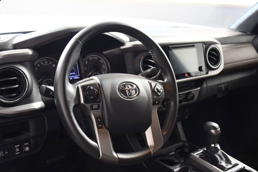 Used 2017 Toyota Tacoma Limited w/ Tow Package image 13
