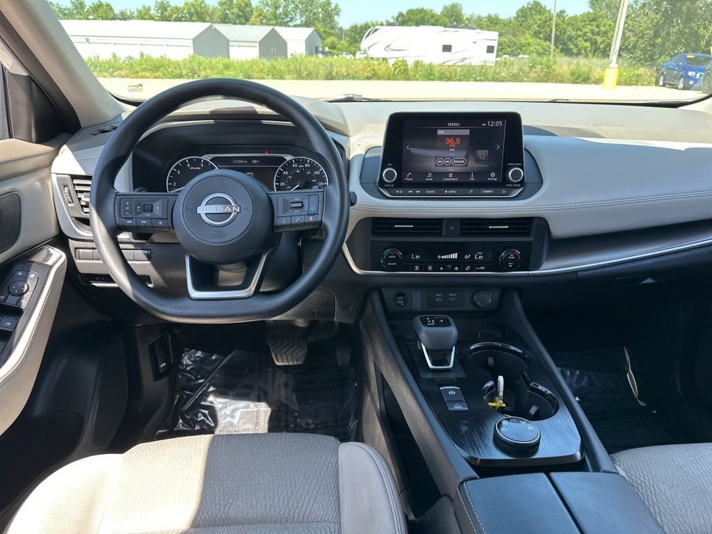 Used 2024 Nissan Rogue SV image 23